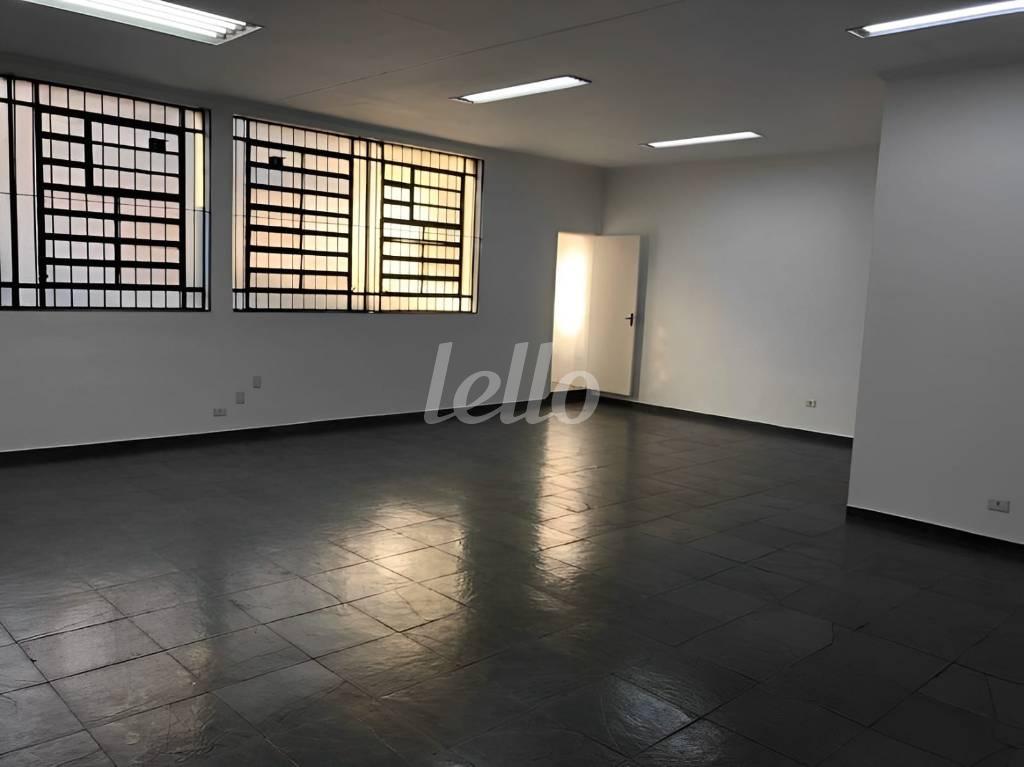 LOJA de Sobreloja para alugar, Padrão com 150 m², e em Santa Efigenia - São Paulo