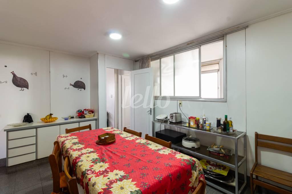 SALA2 de Apartamento para alugar, Padrão com 280 m², 4 quartos e 2 vagas em Sumaré - São Paulo