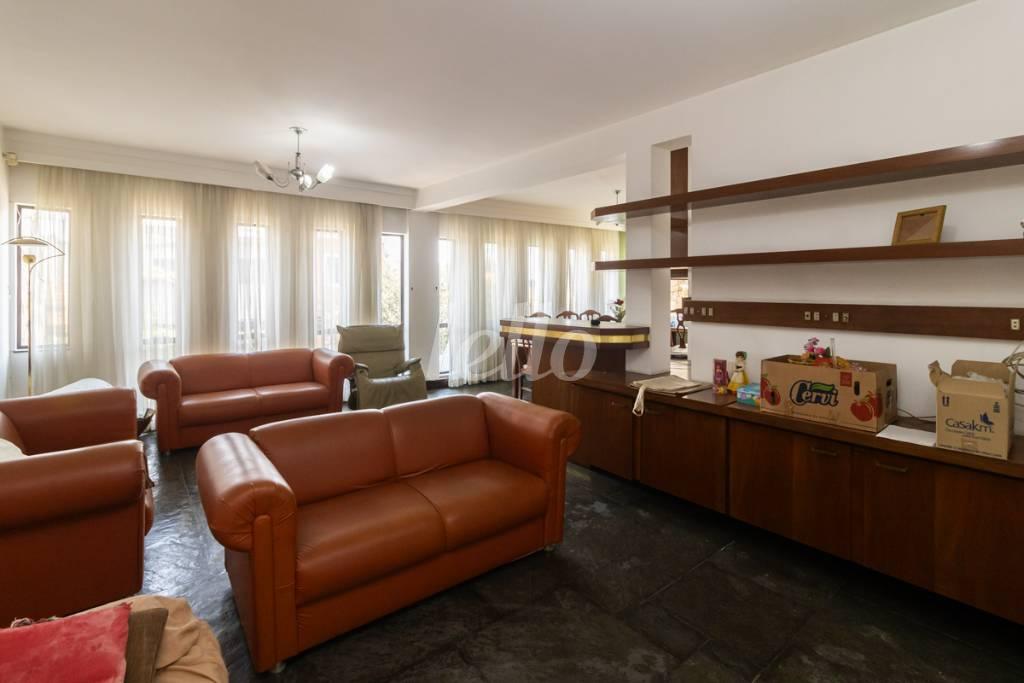 SALA de Casa para alugar, sobrado com 380 m², 5 quartos e em Vila Lúcia - São Paulo
