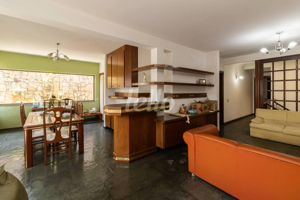 SALA de Casa para alugar, sobrado com 380 m², 5 quartos e em Vila Lúcia - São Paulo