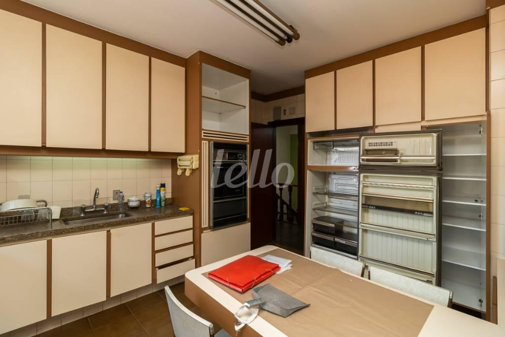 COZINHA de Casa para alugar, sobrado com 380 m², 5 quartos e em Vila Lúcia - São Paulo