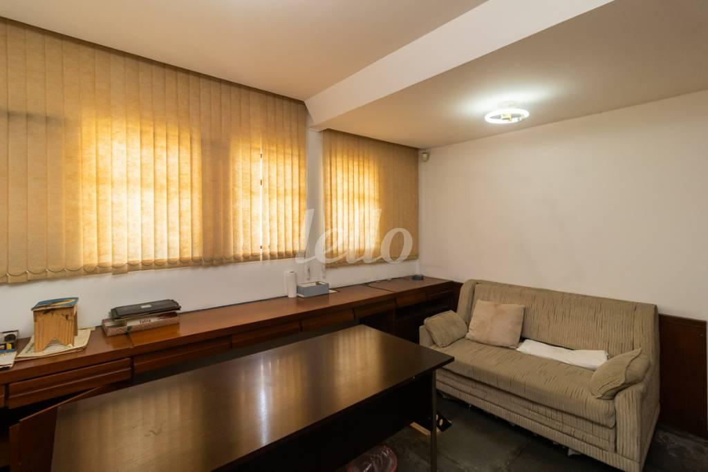 ESCRITORIO de Casa para alugar, sobrado com 380 m², 5 quartos e em Vila Lúcia - São Paulo