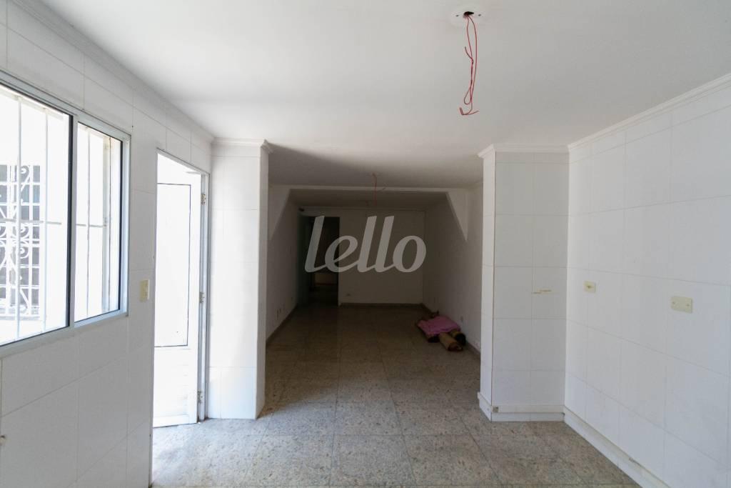 SALA 2 de Casa para alugar, sobrado com 214 m², e 2 vagas em Aclimação - São Paulo