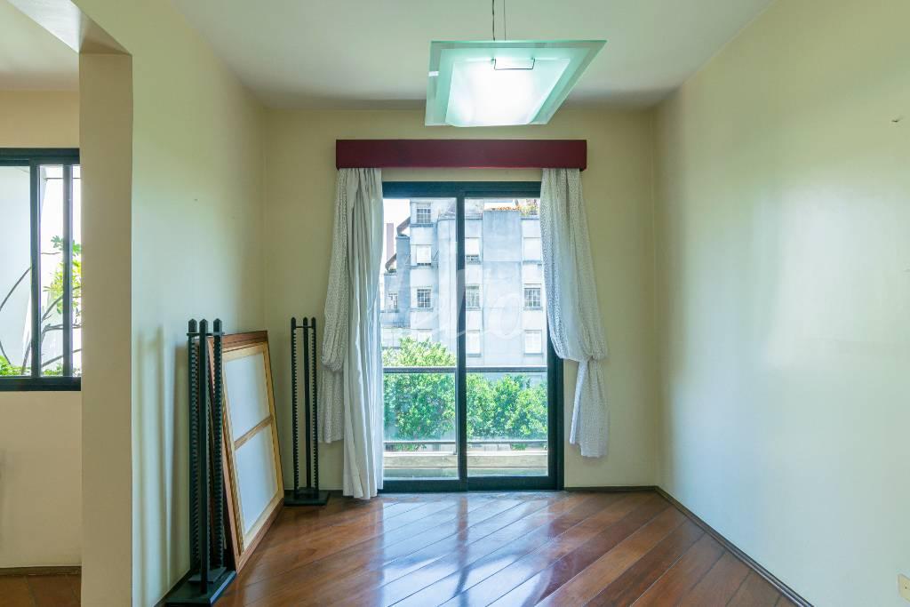 SALA de Apartamento para alugar, Padrão com 200 m², 3 quartos e 3 vagas em Higienópolis - São Paulo