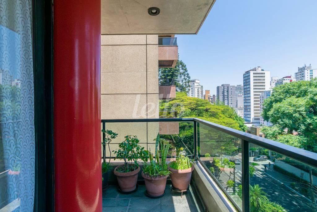 VARANDA GOURMET de Apartamento para alugar, Padrão com 200 m², 3 quartos e 3 vagas em Higienópolis - São Paulo