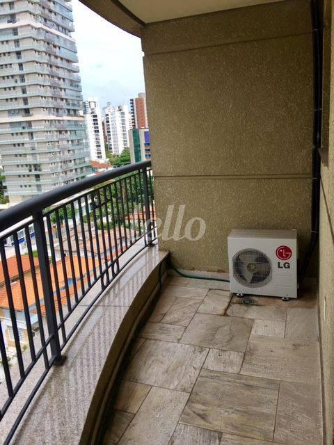 SACADA de Apartamento para alugar, Padrão com 37 m², 1 quarto e 1 vaga em Vila Nova Conceição - São Paulo