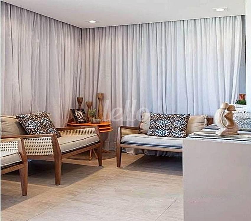 LIVING de Apartamento à venda, Padrão com 129 m², 2 quartos e 2 vagas em Jardim da Glória - São Paulo