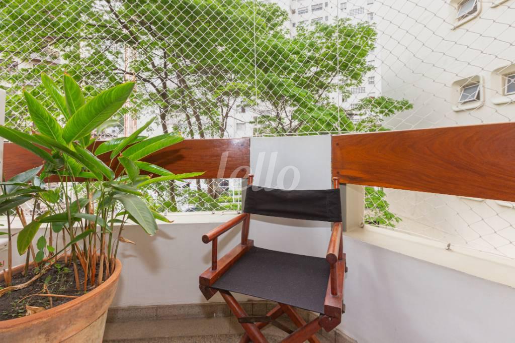 VARANDA de Apartamento à venda, Padrão com 183 m², 3 quartos e 3 vagas em Aclimação - São Paulo