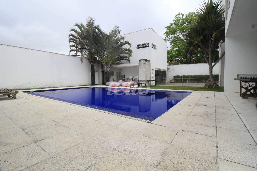 PISCINA de Casa para alugar, sobrado com 850 m², 3 quartos e 10 vagas em Jardim América - São Paulo