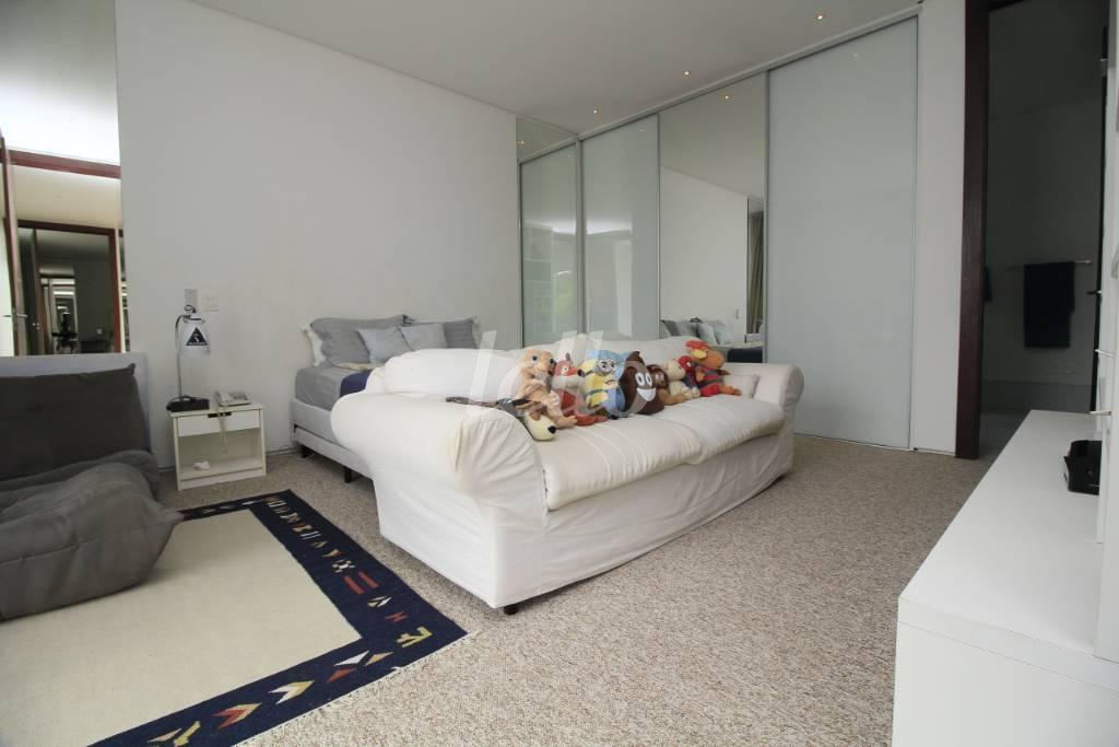 SUIITE 3 de Casa para alugar, sobrado com 850 m², 3 quartos e 10 vagas em Jardim América - São Paulo