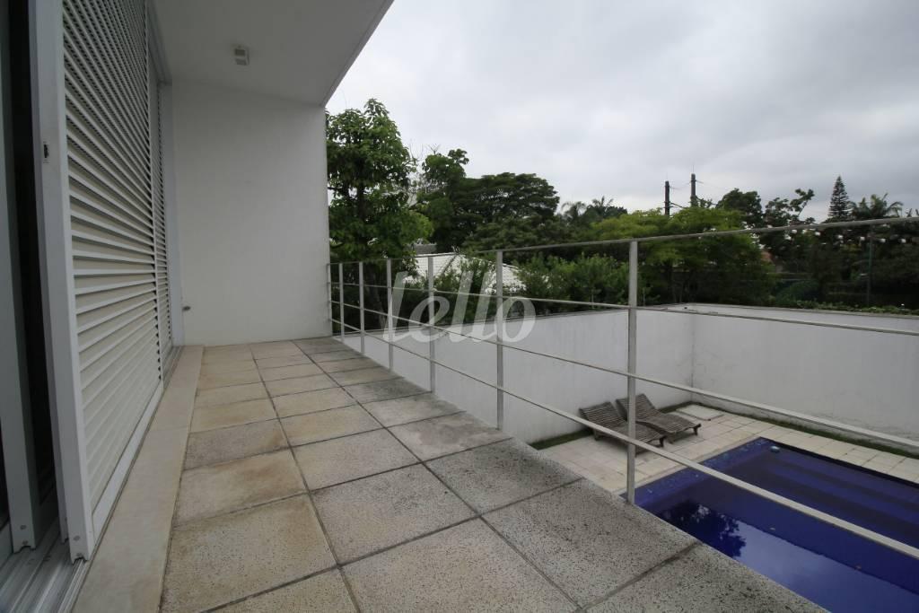 SACADA SUITE MASTER de Casa para alugar, sobrado com 850 m², 3 quartos e 10 vagas em Jardim América - São Paulo