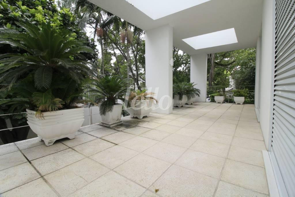 SACADA SUITE MASTER de Casa para alugar, sobrado com 850 m², 3 quartos e 10 vagas em Jardim América - São Paulo