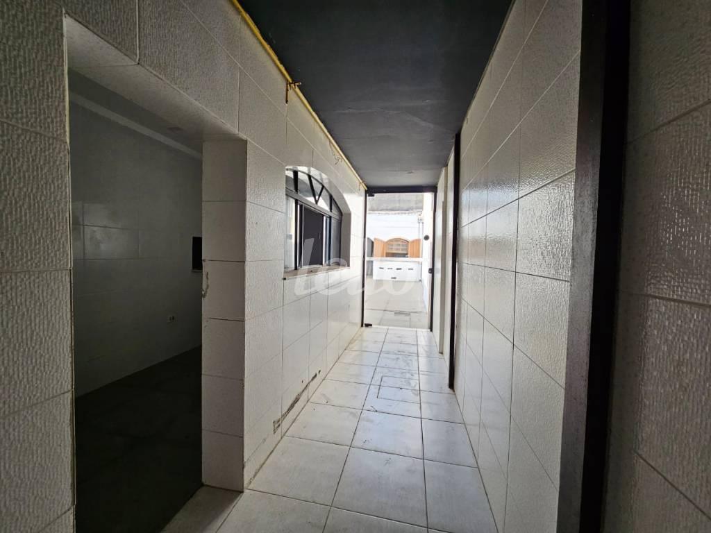 CORREDOR de Casa para alugar, sobrado com 176 m², 3 quartos e 2 vagas em Vila Gomes Cardim - São Paulo