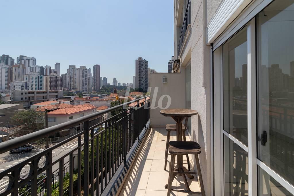 VARANDA 2 de Apartamento à venda, Padrão com 79 m², 2 quartos e 1 vaga em Vila Regente Feijó - São Paulo