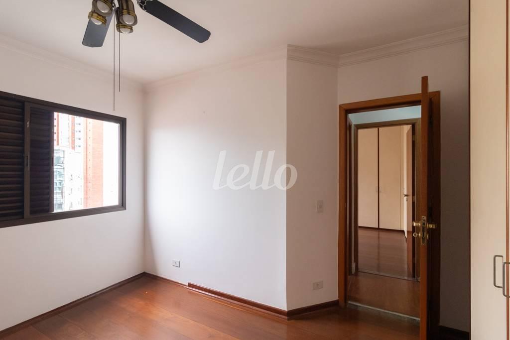 QUARTO 1 de Apartamento à venda, Padrão com 225 m², 4 quartos e 4 vagas em Vila Gomes Cardim - São Paulo