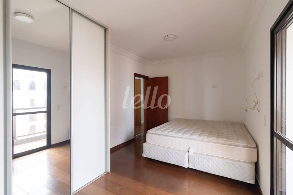 SUÍTE 1 de Apartamento à venda, Padrão com 225 m², 4 quartos e 4 vagas em Vila Gomes Cardim - São Paulo
