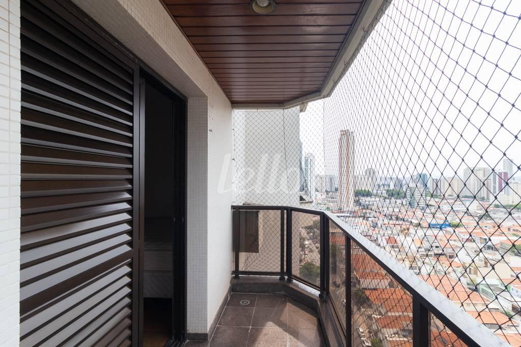 SACADA DA SUÍTE 1 de Apartamento à venda, Padrão com 225 m², 4 quartos e 4 vagas em Vila Gomes Cardim - São Paulo