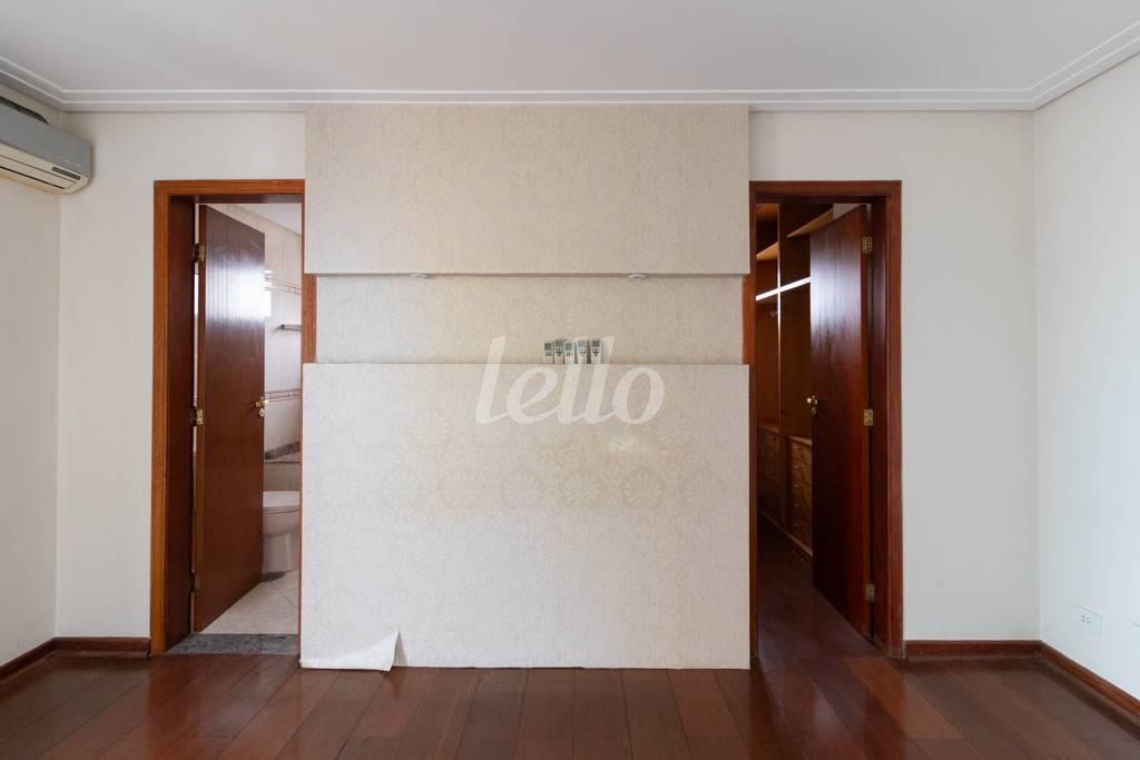 SUÍTE 2 de Apartamento à venda, Padrão com 225 m², 4 quartos e 4 vagas em Vila Gomes Cardim - São Paulo