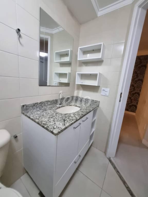 BANHEIRO de Apartamento à venda, Padrão com 55 m², 2 quartos e 1 vaga em Vila Bertioga - São Paulo