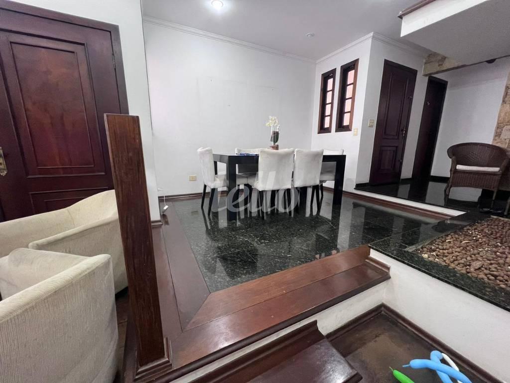 SALA de Casa à venda, sobrado com 160 m², 3 quartos e 6 vagas em Vila Zelina - São Paulo