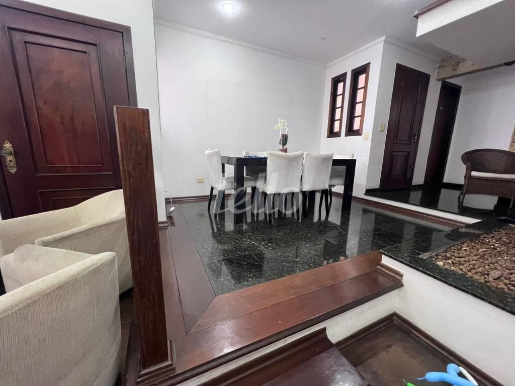 SALA de Casa à venda, sobrado com 160 m², 3 quartos e 6 vagas em Vila Zelina - São Paulo