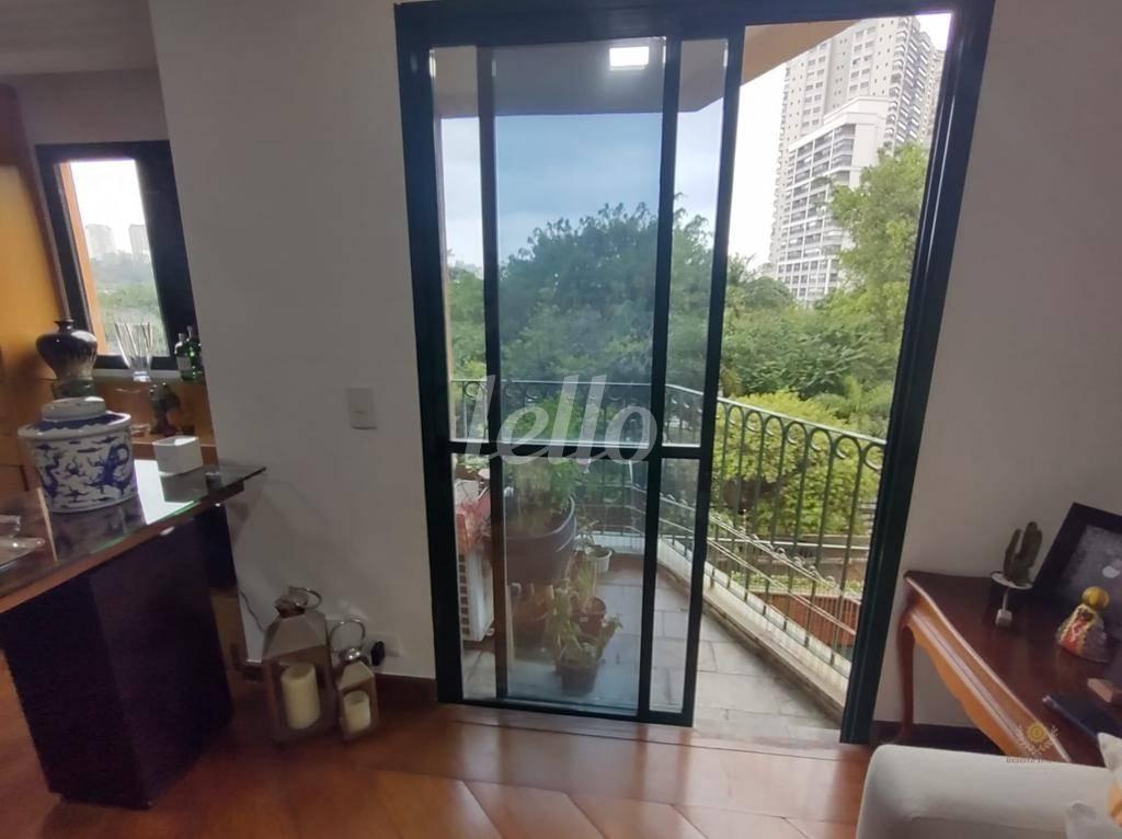 SALA de Apartamento à venda, Padrão com 138 m², 4 quartos e 4 vagas em Jardim Vila Mariana - São Paulo