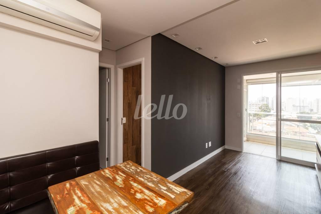 02 SALA de Apartamento para alugar, Padrão com 50 m², 1 quarto e 1 vaga em Vila Gomes Cardim - São Paulo