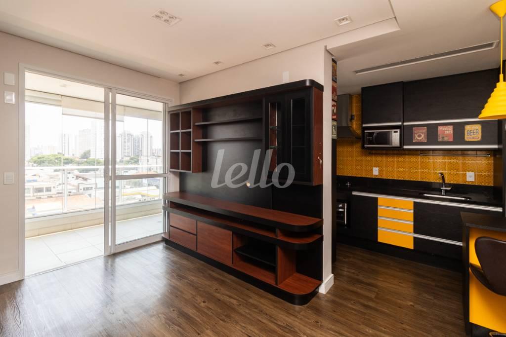 03 SALA de Apartamento para alugar, Padrão com 50 m², 1 quarto e 1 vaga em Vila Gomes Cardim - São Paulo