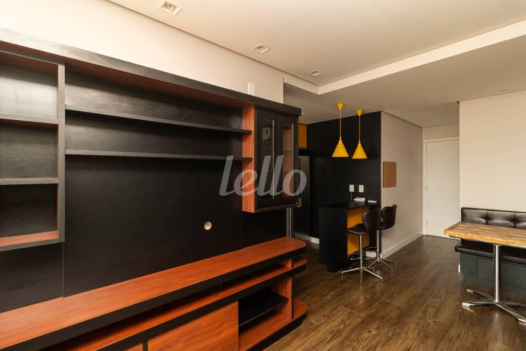 04 SALA de Apartamento para alugar, Padrão com 50 m², 1 quarto e 1 vaga em Vila Gomes Cardim - São Paulo