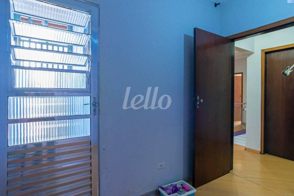 DORMITÓRIO DE SERVIÇO de Casa para alugar, sobrado com 100 m², 2 quartos e 2 vagas em Vila Medeiros - São Paulo