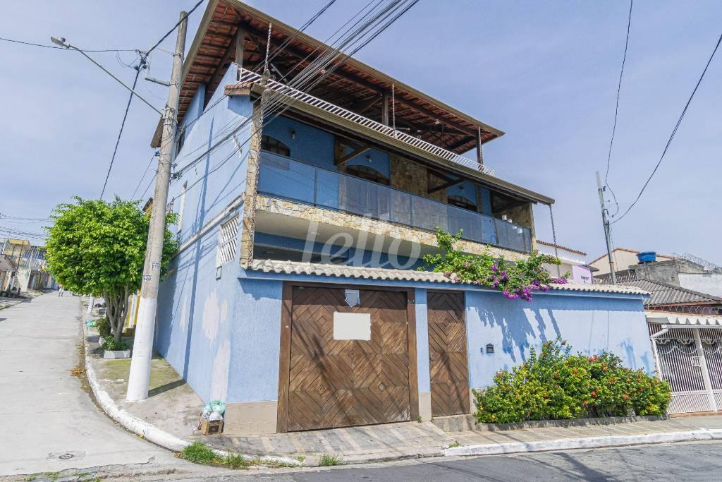 FACHADA de Casa para alugar, sobrado com 100 m², 2 quartos e 2 vagas em Vila Medeiros - São Paulo