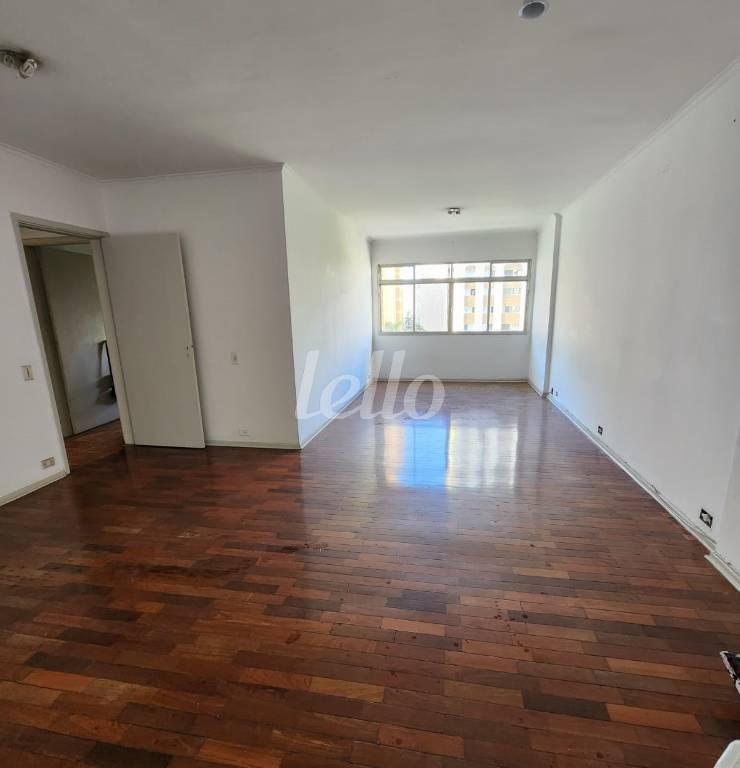 SALA de Apartamento à venda, Padrão com 136 m², 4 quartos e 1 vaga em Perdizes - São Paulo