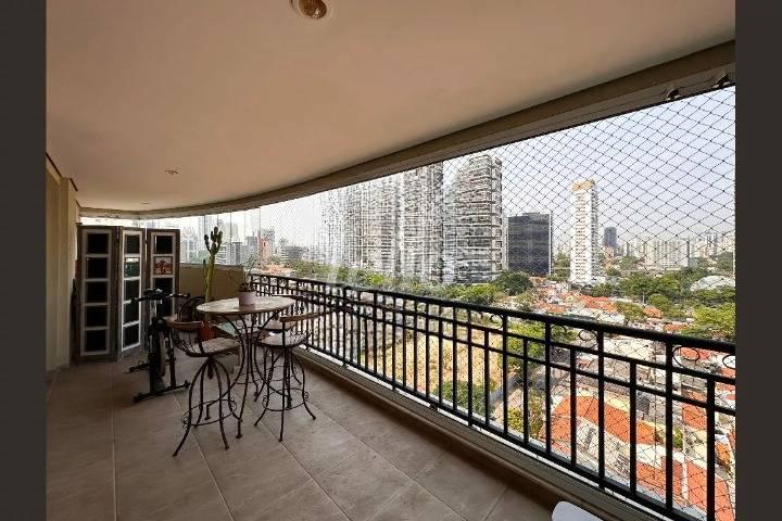 VARANDA de Apartamento à venda, Padrão com 170 m², 3 quartos e 3 vagas em Cidade Monções - São Paulo
