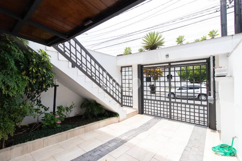 ENTRADA de Casa à venda, sobrado com 168 m², 3 quartos e 5 vagas em Jardim Franca - São Paulo