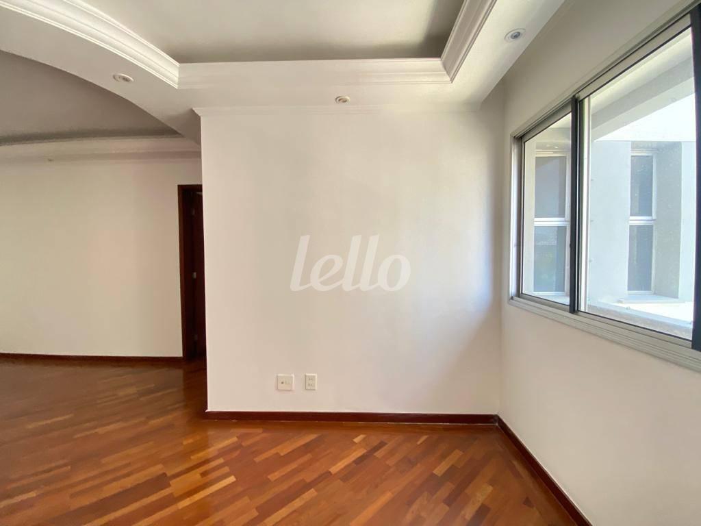 SALA de Apartamento à venda, Padrão com 101 m², 3 quartos e 2 vagas em Vila Regente Feijó - São Paulo