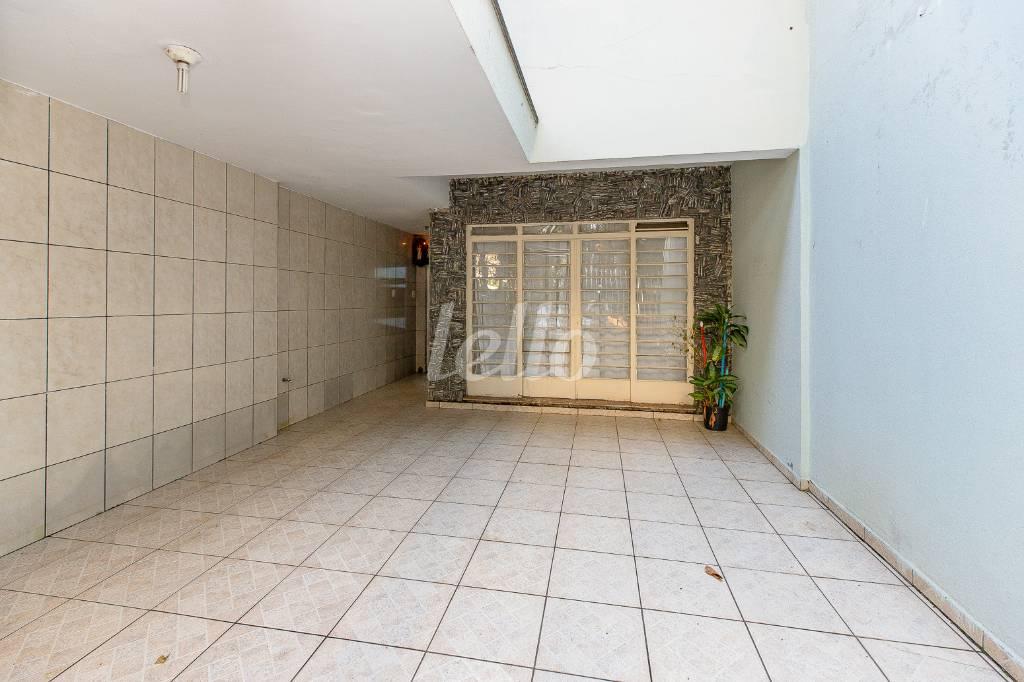 GARAGEM de Casa à venda, sobrado com 210 m², 3 quartos e 2 vagas em Cidade Monções - São Paulo
