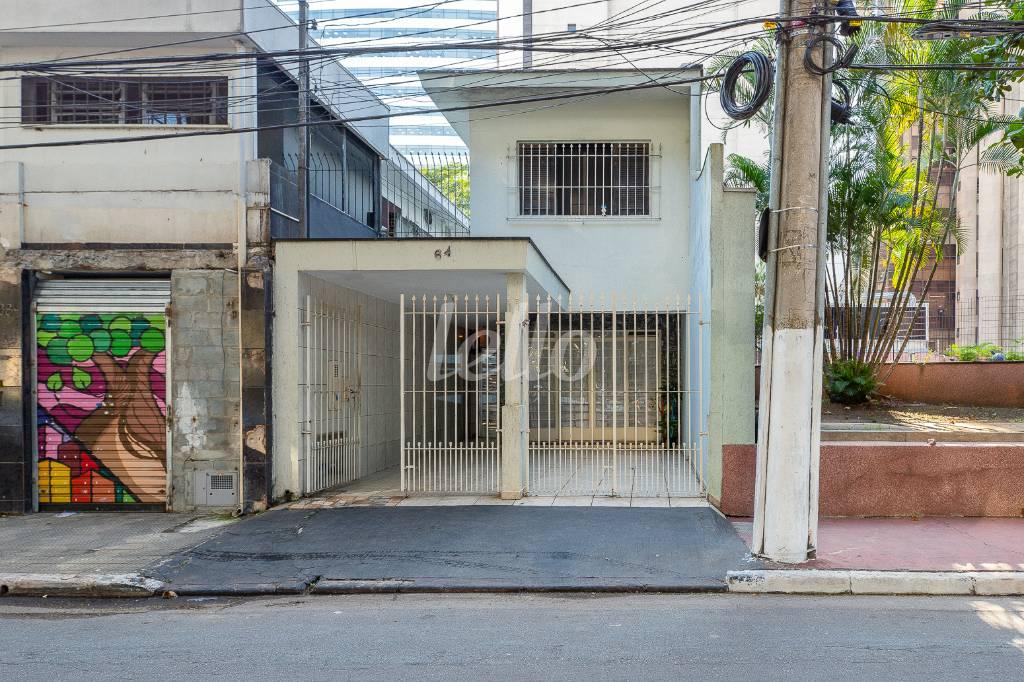 FACHADA de Casa à venda, sobrado com 210 m², 3 quartos e 2 vagas em Cidade Monções - São Paulo