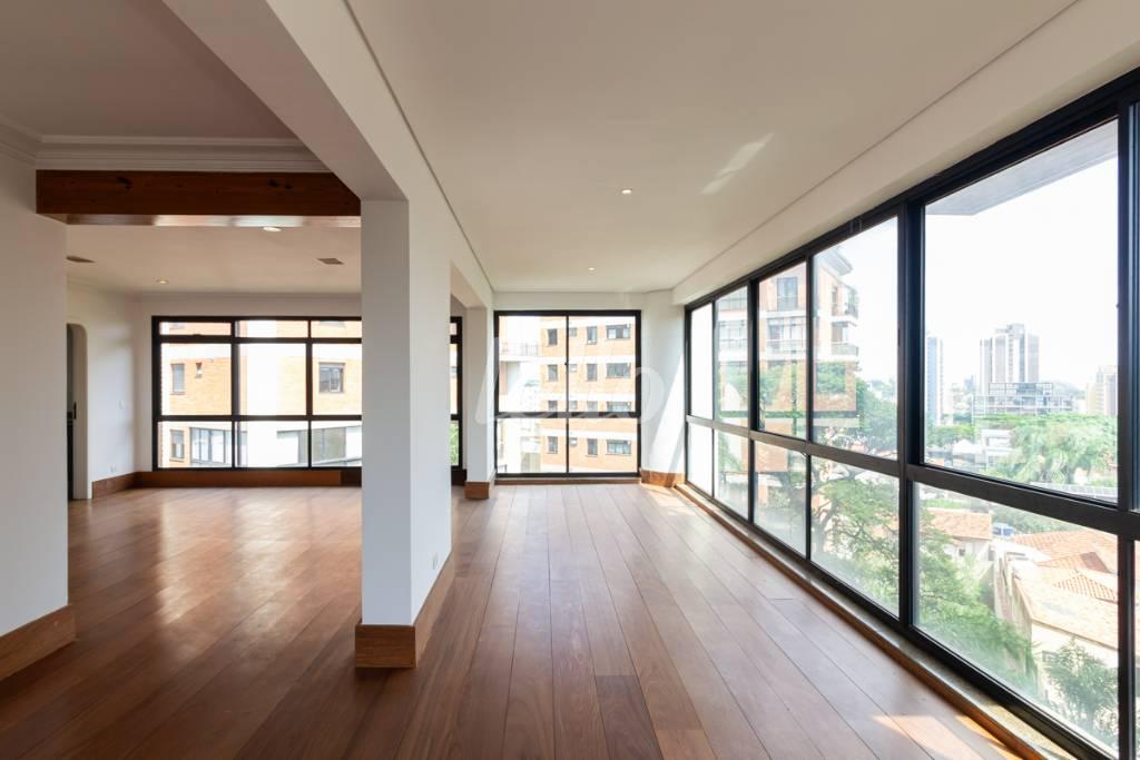 SALA 1 de Apartamento para alugar, Duplex com 389 m², 4 quartos e 6 vagas em Vila Progredior - São Paulo