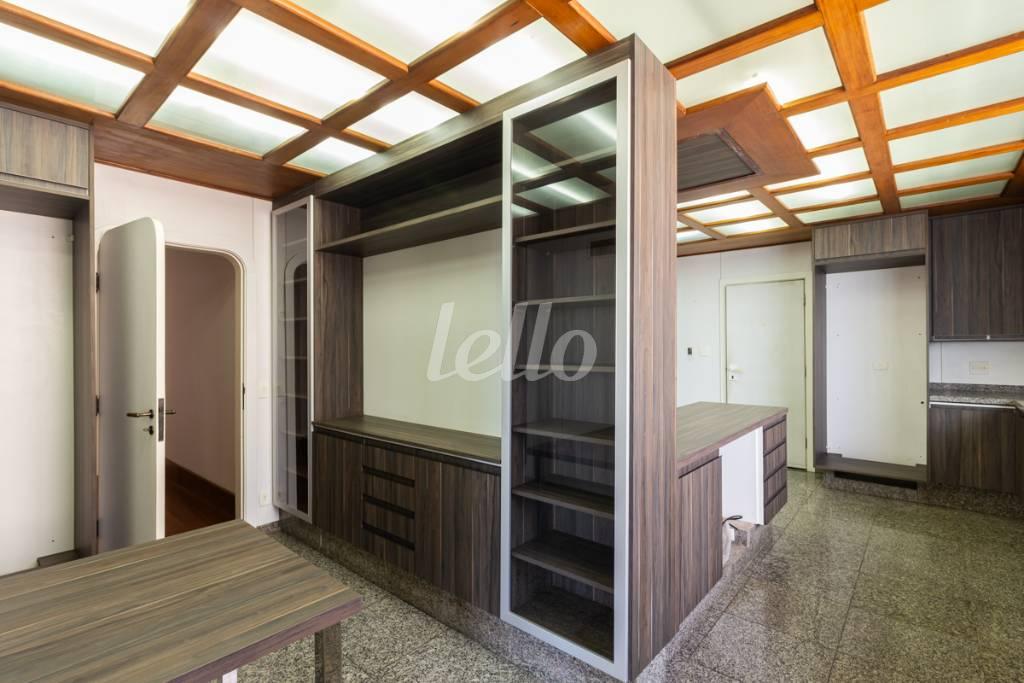 COZINHA de Apartamento para alugar, Duplex com 389 m², 4 quartos e 6 vagas em Vila Progredior - São Paulo