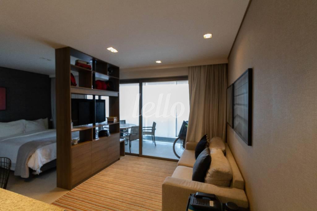 SALA de Apartamento para alugar, Padrão com 46 m², 1 quarto e 1 vaga em Pinheiros - São Paulo