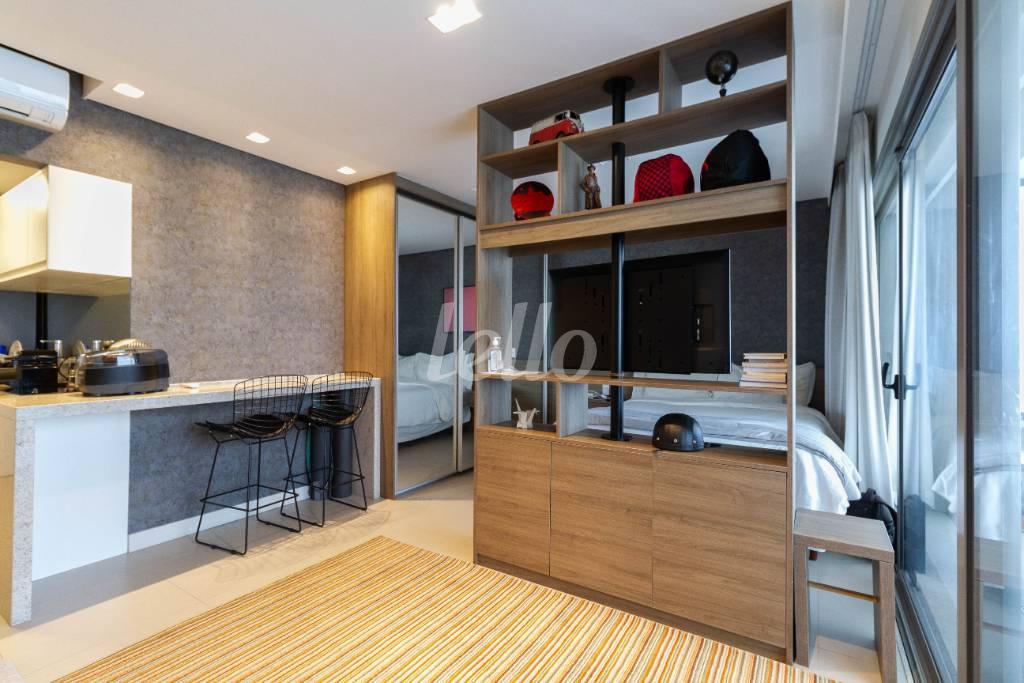 SALA de Apartamento para alugar, Padrão com 46 m², 1 quarto e 1 vaga em Pinheiros - São Paulo