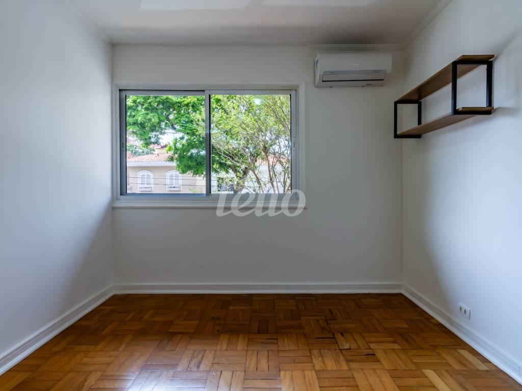 DORMITÓRIO de Casa para alugar, sobrado com 160 m², 3 quartos e 2 vagas em Brooklin Novo - São Paulo