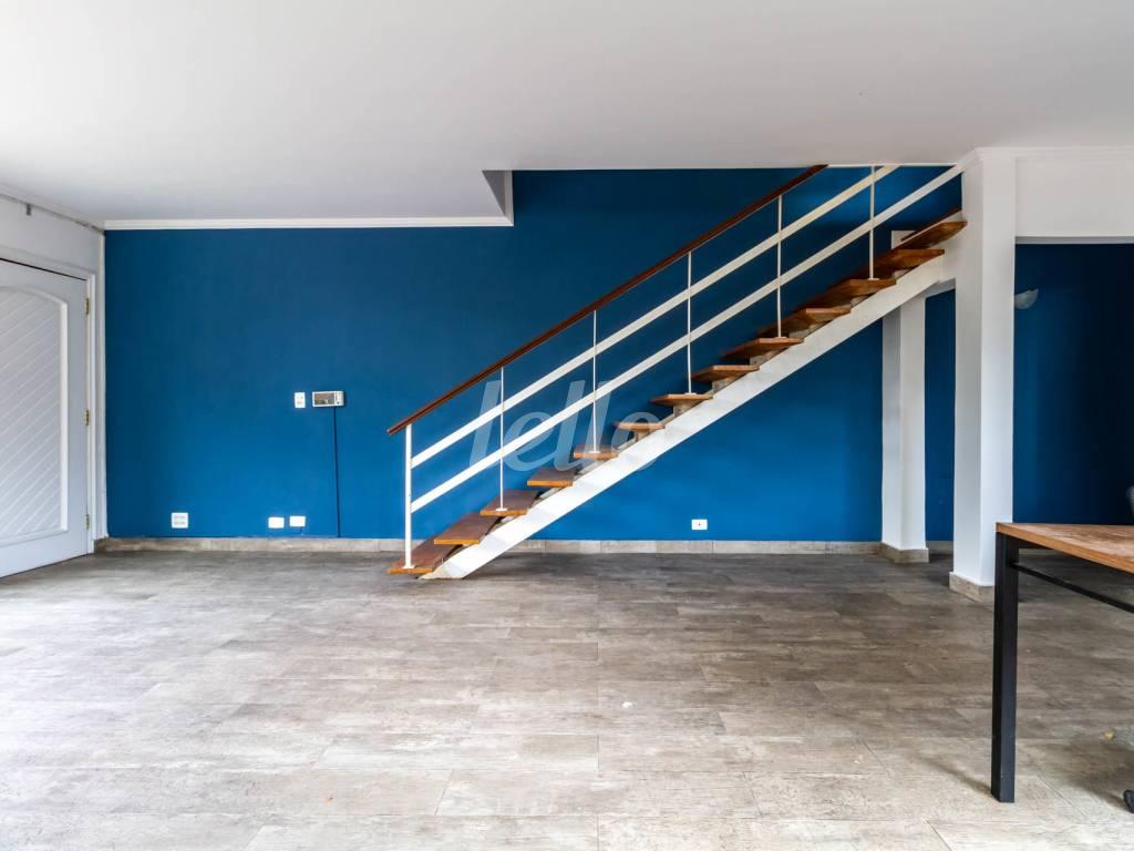SALA de Casa para alugar, sobrado com 160 m², 3 quartos e 2 vagas em Brooklin Novo - São Paulo