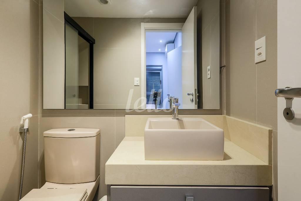 BANHEIRO SUITE de Apartamento para alugar, Padrão com 75 m², 2 quartos e 1 vaga em Jardim América - São Paulo