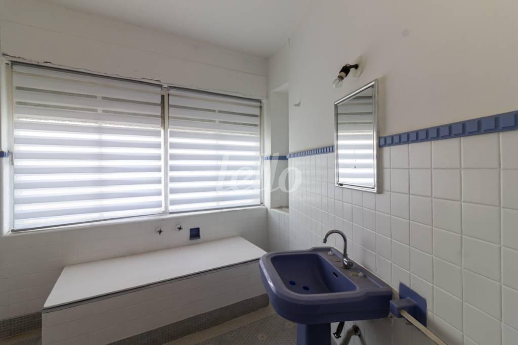 BANHEIRO de Apartamento para alugar, Padrão com 160 m², 3 quartos e em República - São Paulo