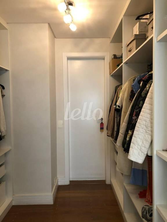 CLOSET SUÍTE MASTER de Apartamento à venda, Padrão com 183 m², 3 quartos e 3 vagas em Parque da Mooca - São Paulo