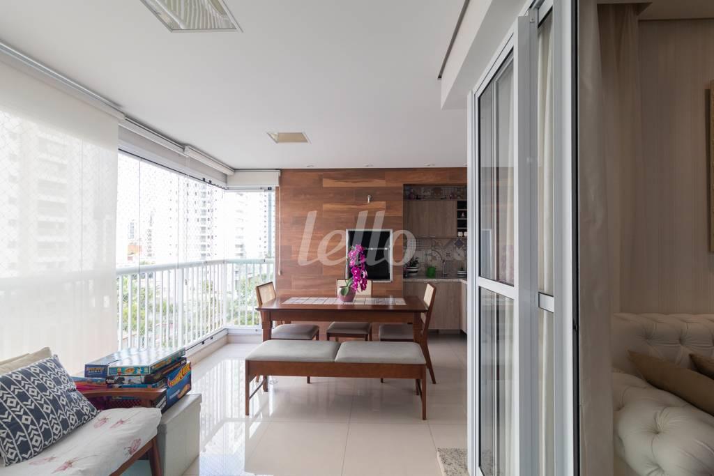 VARANDA de Apartamento à venda, Padrão com 131 m², 3 quartos e 2 vagas em Tatuapé - São Paulo