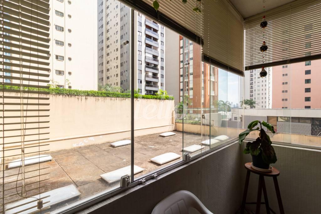 VARANDA de Apartamento para alugar, Padrão com 133 m², 2 quartos e 1 vaga em Jardim Paulista - São Paulo