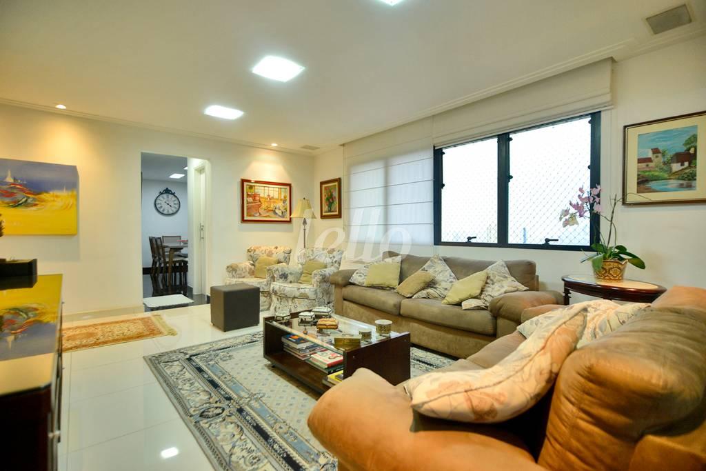 SALA DE TV de Apartamento à venda, Padrão com 211 m², 4 quartos e 4 vagas em Água Fria - São Paulo