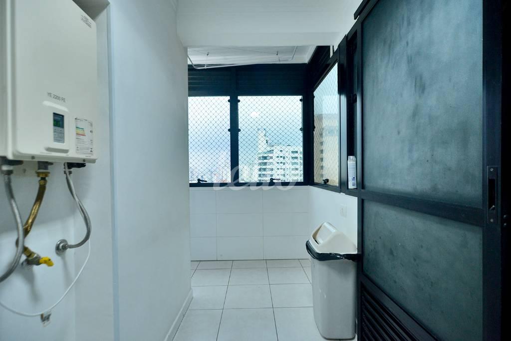 ÁREA DE SERVIÇO de Apartamento à venda, Padrão com 211 m², 4 quartos e 4 vagas em Água Fria - São Paulo